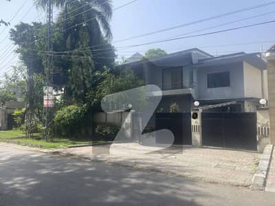 2 kanal house facing park