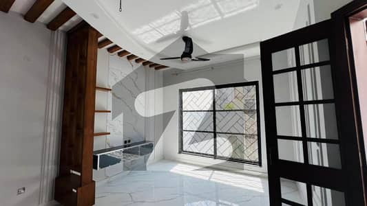 A Beautifull Ground Portion Available For Rent