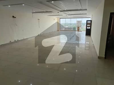 ڈی ایچ اے فیز 5 - بلاک بی فیز 5,ڈیفنس (ڈی ایچ اے),لاہور میں 8 مرلہ Studio دفتر 1.5 لاکھ میں کرایہ پر دستیاب ہے۔
