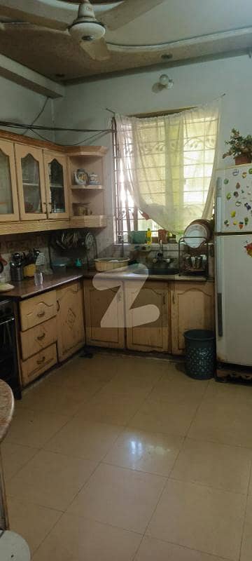IQBAL TOWN : 10 MARLA HOUSE FOR SALE 50 FOOT ROAD