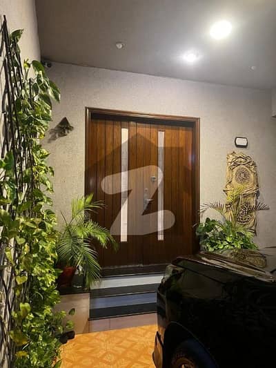 500 Yard Bungalow For Rent in Phase 6