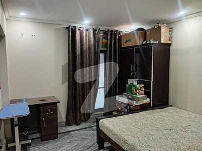 2ND FLOOR FACING PARK 1 BED PORTION FOR RENT