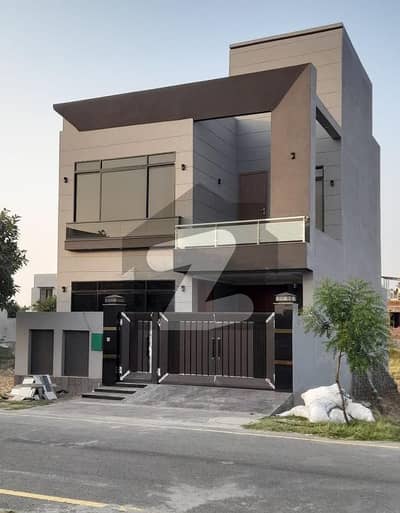 5 Marla Modren House for Sale Bahria Nasheman Lahore