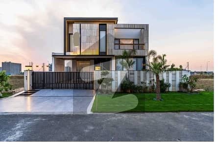 1 KANAL ULTRA MODERN DESIGN HOUSE FOR SALE IN DHA PHASE 7 NEAR TO RAYA GOLF CLUB FACING PARK