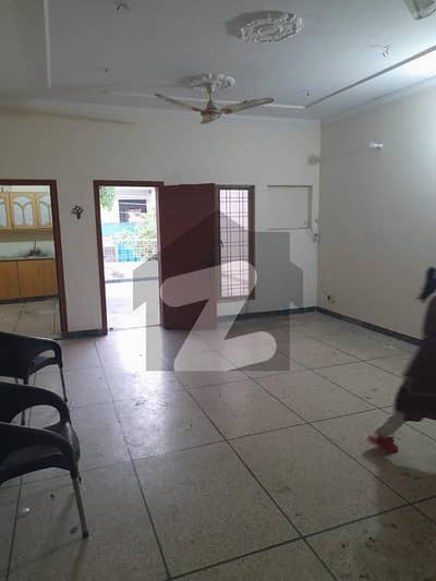 10 Marla Upper Portion for Rent near Wahdat Road Mustafa Town