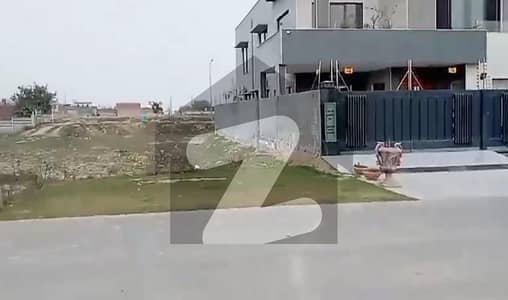 ڈی ایچ اے فیز 7 - بلاک زیڈ ڈی ایچ اے فیز 7,ڈیفنس (ڈی ایچ اے),لاہور میں 1 کنال رہائشی پلاٹ 4.95 کروڑ میں برائے فروخت۔ ڈی ایچ اے فیز 7 - بلاک زیڈ ڈی ایچ اے فیز 7,ڈیفنس (ڈی ایچ اے),لاہور میں 1 کنال رہائشی پلاٹ 4.95 کروڑ میں برائے فروخت۔