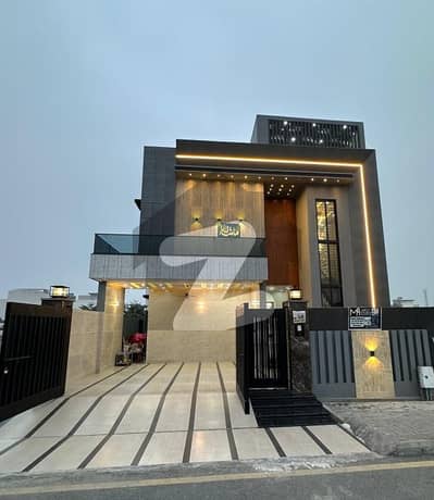 10 Marla elegant design house available for Sale in Royal Palm city Gujranwala