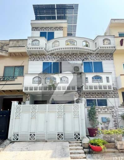 4 Marla Well Maintained House For Sale in G-13 Islamabad