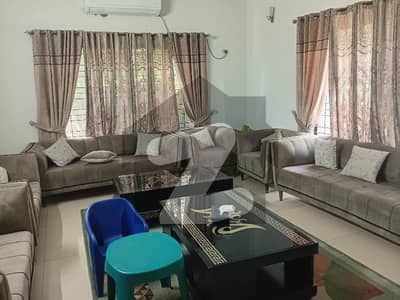 12 Marla 5 Bedrooms House Available For Sale.