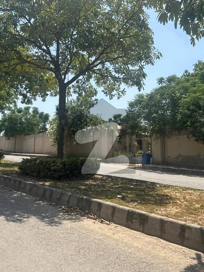 Good 10 Marla Residential Plot For Sale In Bahria Town Phase 8 - Block L