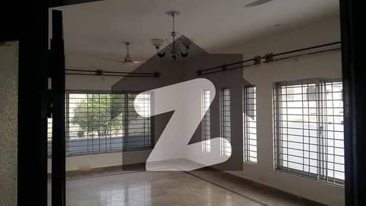 ایف ۔ 11 اسلام آباد میں 4 کمروں کا 1 کنال بالائی پورشن 2.3 لاکھ میں کرایہ پر دستیاب ہے۔