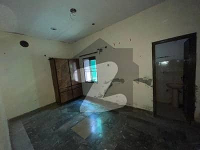 788 Square Feet Upper Portion Available For Rent In Marghzar Officers Colony, Marghzar Officers Colony