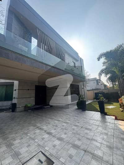 SYED BROTHERS PROUDLY OFFERS: 1-Kanal Elegant And Fully Maintained Modern Bungalow Is Available In The Best Block Of DHA Lahore. SYED BROTHERS PROUDLY OFFERS: 1-Kanal Elegant And Fully Maintained Modern Bungalow Is Available In The Best Block Of DHA Lahore.