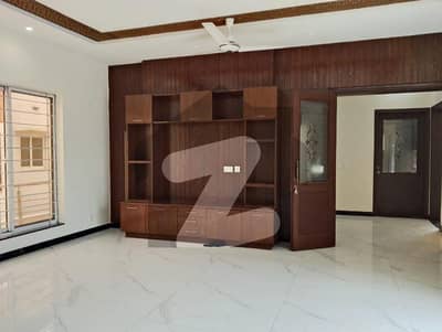 DEFENCE BEAUTIFUL UPPER PORTION FOR RENT DEFENCE BEAUTIFUL UPPER PORTION FOR RENT