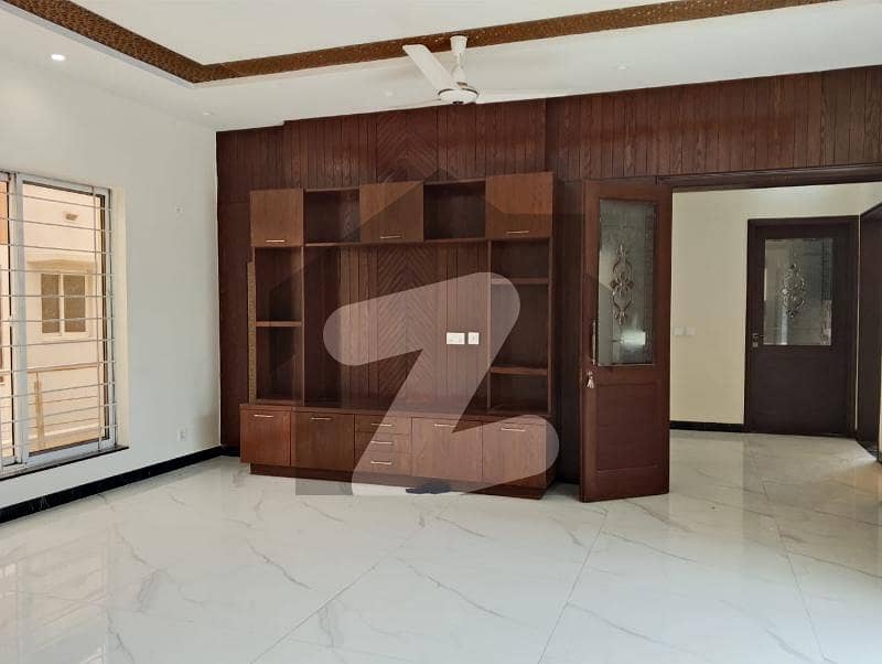 DEFENCE BEAUTIFUL UPPER PORTION FOR RENT DEFENCE BEAUTIFUL UPPER PORTION FOR RENT