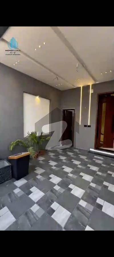 Prime Location In Royal Orchard 5 Marla House For Sale