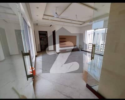 01 Kanal Slightly Used Beautiful Upper Portion Available For Rent At Very Hot Location
