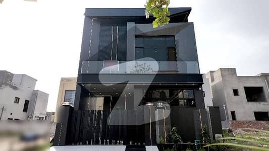 Prime Location House Sized 5 Marla Is Available For Sale In DHA 9 Town - Block A