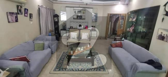 1 KANAL USED HOUSE IS UP FOR SALE