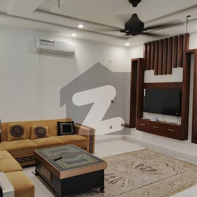 10 Marla Full House For Rent Ideal Location.