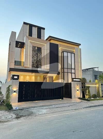 10 Marala Modern Design A+ Constructed House Available For Sale