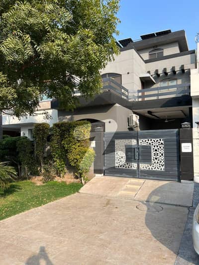 8 MARLA MODERN HOUSE FOR SALE 8 MARLA MODERN HOUSE FOR SALE