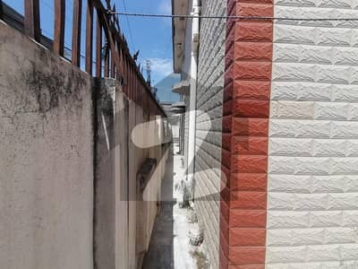 10 Marla House Available For Rent 10 Marla House Available For Rent