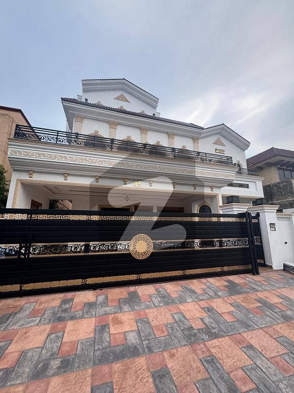 BRAND NEW HOUSE FOR SALE BRAND NEW HOUSE FOR SALE