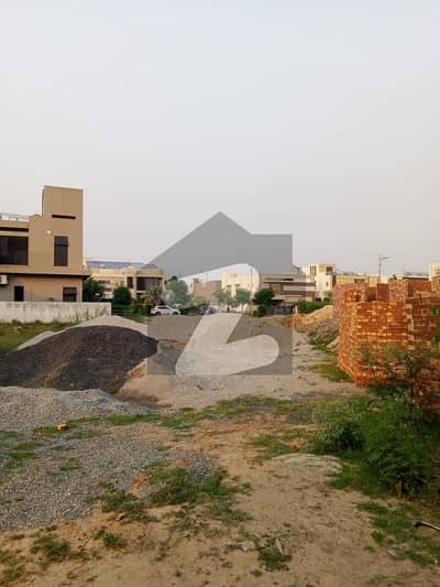 10 MARLA TOP LOCTION PLOT FOR SALE
