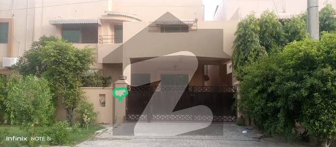 10 Marlla House for Rent in Askari 10 Lahore Renovated House Facing park
