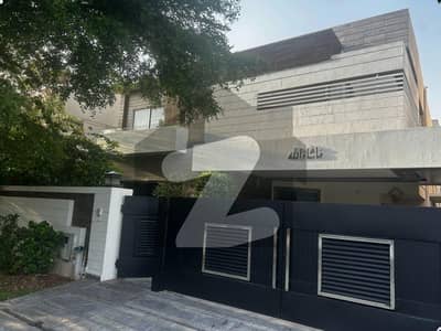1 KANAL ELEGANT AND FULLY MAINTAINED SUPER HOT LOCATED BUNGALOW IS AVAILABLE IN THE BEST BLOCK OF DHA LAHORE | ACs Installed