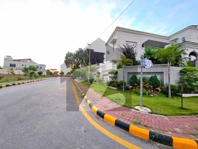 Height Location, Near Masjid & Commercial Pair Plots For Sale