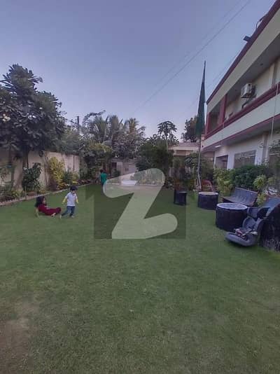 ViP Bengl0w 1000yrd dubel story with green loveish lawn. ViP Bengl0w 1000yrd dubel story with green loveish lawn.
