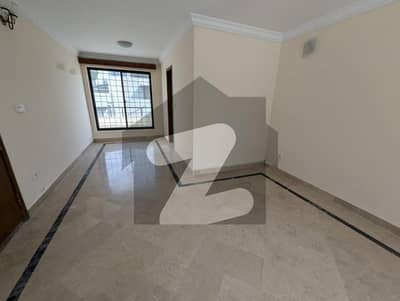 F-6/2 2500 Square Yards Old House Available For Sale