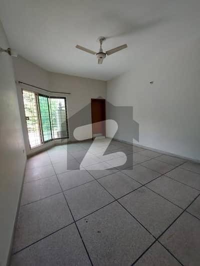 12 Marla Office Portion Available For Rent In Gulberg
