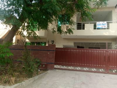 آئی ۔ 8 اسلام آباد میں 5 کمروں کا 12 مرلہ مکان 4.0 لاکھ میں کرایہ پر دستیاب ہے۔