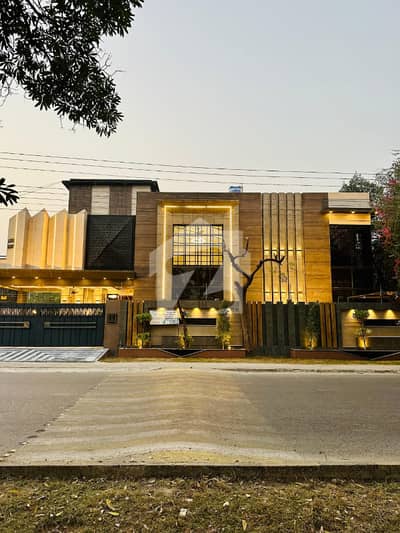 22 MARLA CORNER BRAND NEW DESIGNER HOUSE WITH SWIMMING POOL