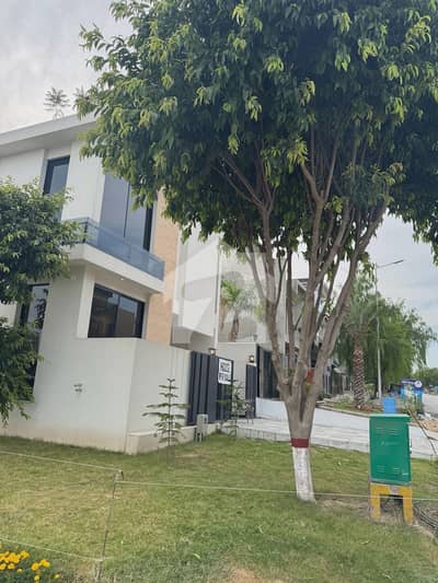 Get An Attractive House In B-17 Under Rs. 28000000