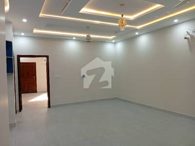 GULBERG RESIDENCIA 7 M HOUSE FOR RENT