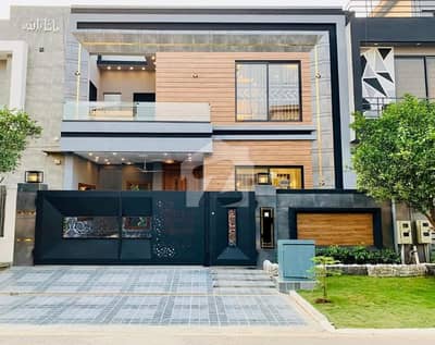 10 Marla Luxurious Modern Elevation House For Sale In ParkViewCity Lahore