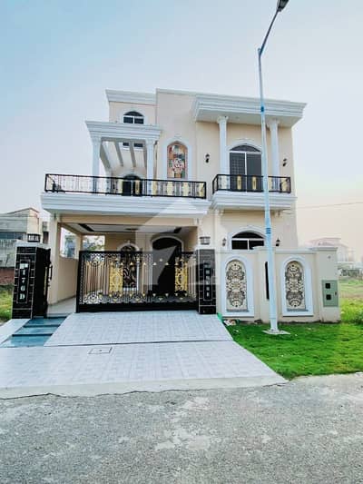 Prime Location 10 Marla House In Bankers Avenue Cooperative Housing Society Is Available