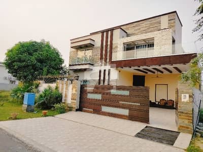 BANKERS AVENUE COOPERATIVE HOUSING SOCIETY BEDIAN ROAD 1 KANAL FULLY FURNISHED GROUND FLOOR PORTION AVAILABLE NOTE: SPECIAL FOR PKLI PATIENTS SHORTS & LONG TERM
