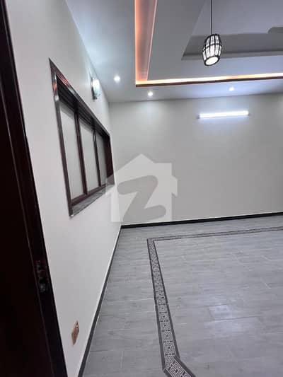 ٹاپ سٹی 1 اسلام آباد میں 5 کمروں کا 10 مرلہ مکان 1.6 لاکھ میں کرایہ پر دستیاب ہے۔