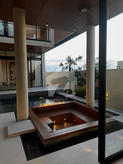Prime Location House Sized 666 Square Yards In DHA Phase 8