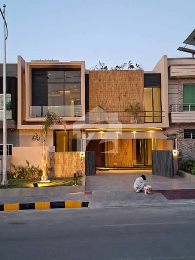 10 Marla Ultra Designer House For Sale B Block Main Double