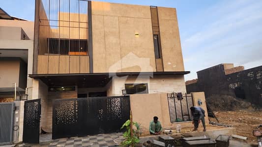 8 Marla Designer House Double Height For Sale B 17 E Block