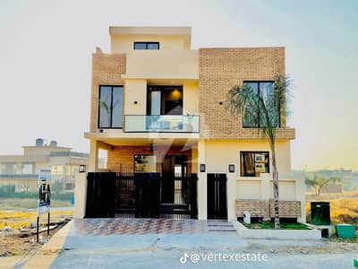 B 17 E Block 8 Marla Designer House For Sale