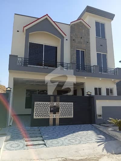 B 17 E block 30x60 4Story House for sale