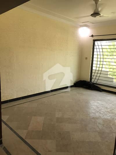 10 MARLA HOUSE FOR SALE ON REASONABLE PRICE 10 MARLA HOUSE FOR SALE ON REASONABLE PRICE