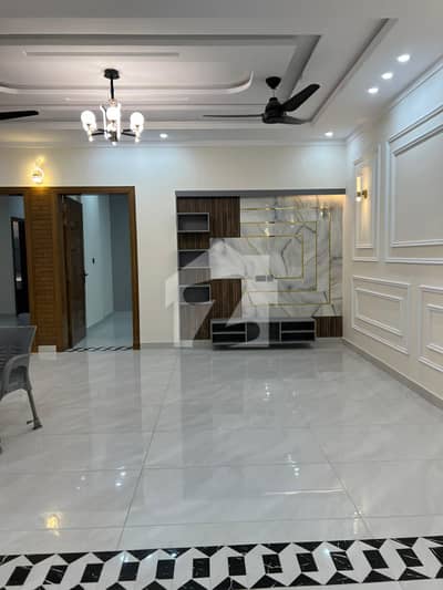 سوان گارڈن ۔ بلاک ایچ سوان گارڈن,اسلام آباد میں 5 کمروں کا 7 مرلہ مکان 2.99 کروڑ میں برائے فروخت۔